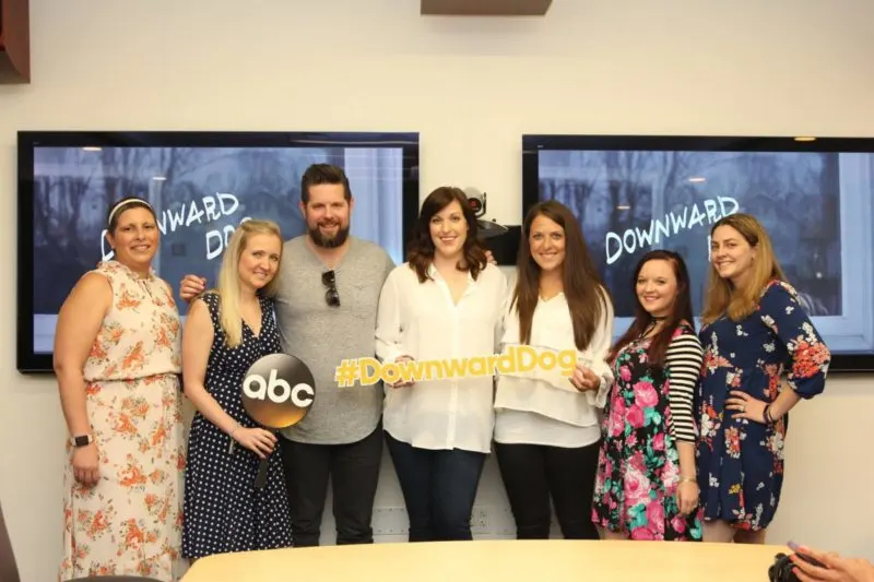 25 Random Facts about ABC's Downward Dog show | Downward Dog Cast: Samm Hodges, Allison Tolman Interview