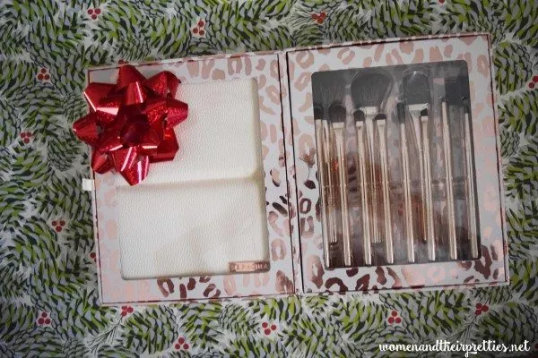 Sephora Brushes Holiday Gift Set #Beauty #GiftsForHer #StockingStuffers