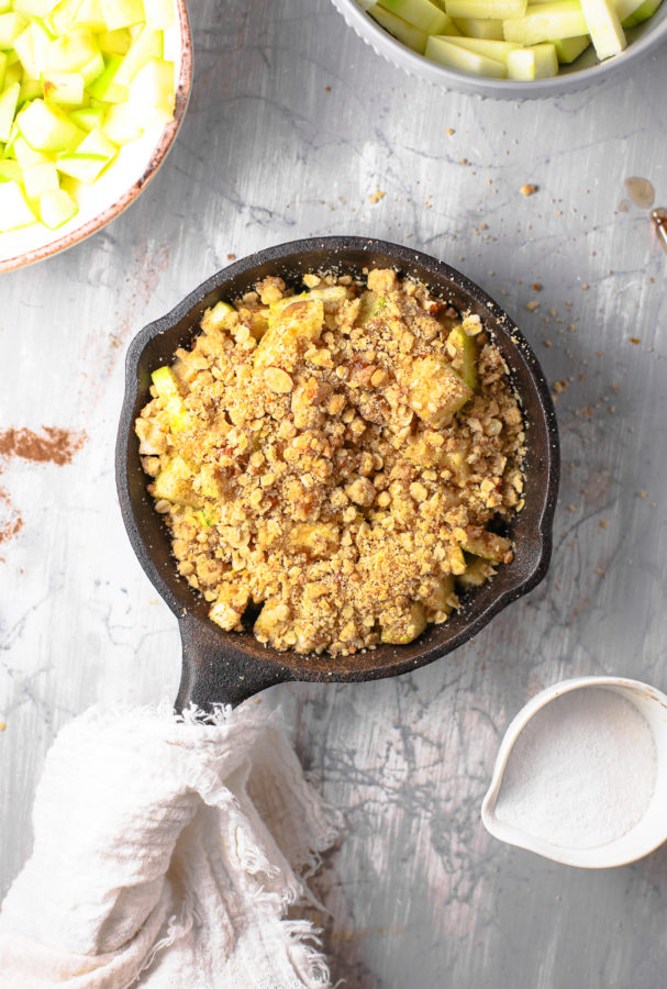 You won’t believe what’s in this Low-Carb Apple Crisp! This isn’t your traditional Apple crisp recipe as it includes a very special Keto-friendly ingredient that will absolutely blow your mind! #lowcarblife #ketolifestyle