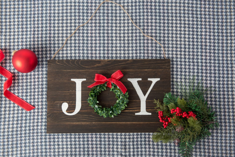 DIY Painted Joy Sign Wood