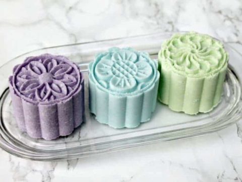 Image for Homemade Bath Bombs Using Moon Cake Press