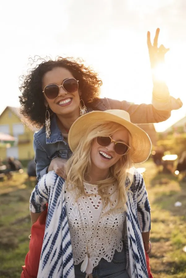 10 Green Flags In Friendship Signs Of A Good Friend But First Joy   Green Flags Friends 601x900 .webp