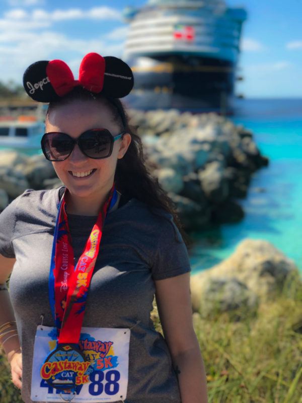 I ran my first 5k – on Disney's Private Island! My Castaway Cay 5k experience & why you should run (or walk) this 5k too! #DisneySMMC #DisneyRun