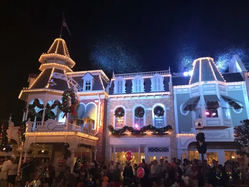 Why adults are flocking to Mickey's Very Merry Christmas Party || #DisneyHolidays #VeryMerry