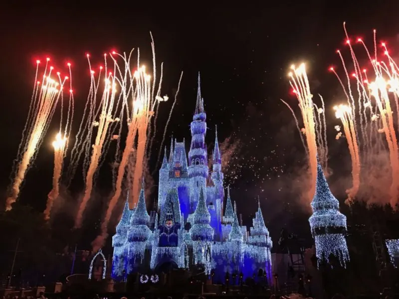 Why adults are flocking to Mickey's Very Merry Christmas Party || #DisneyHolidays #VeryMerry