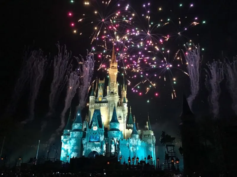 Why adults are flocking to Mickey's Very Merry Christmas Party || #DisneyHolidays #VeryMerry