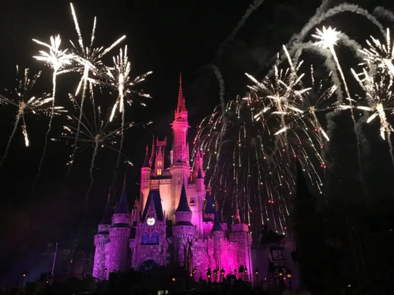 Why adults are flocking to Mickey's Very Merry Christmas Party || #DisneyHolidays #VeryMerry