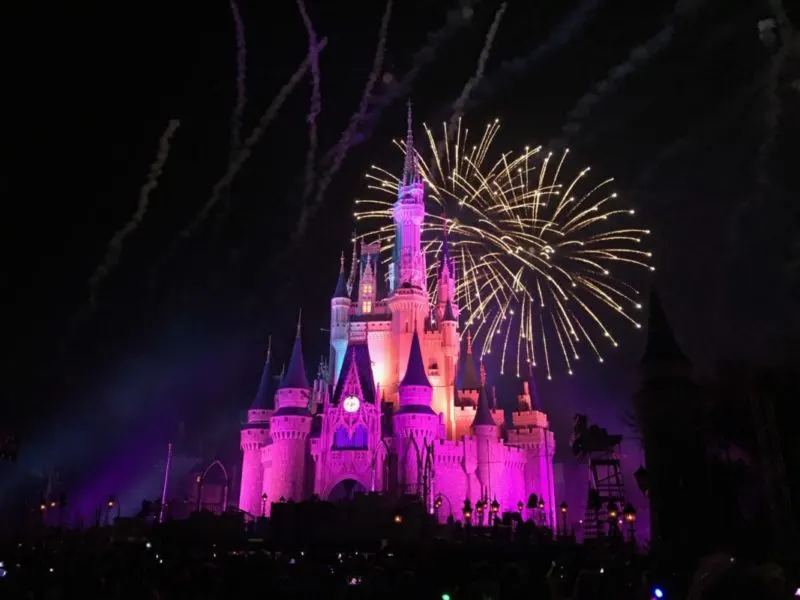Why adults are flocking to Mickey's Very Merry Christmas Party || #DisneyHolidays #VeryMerry