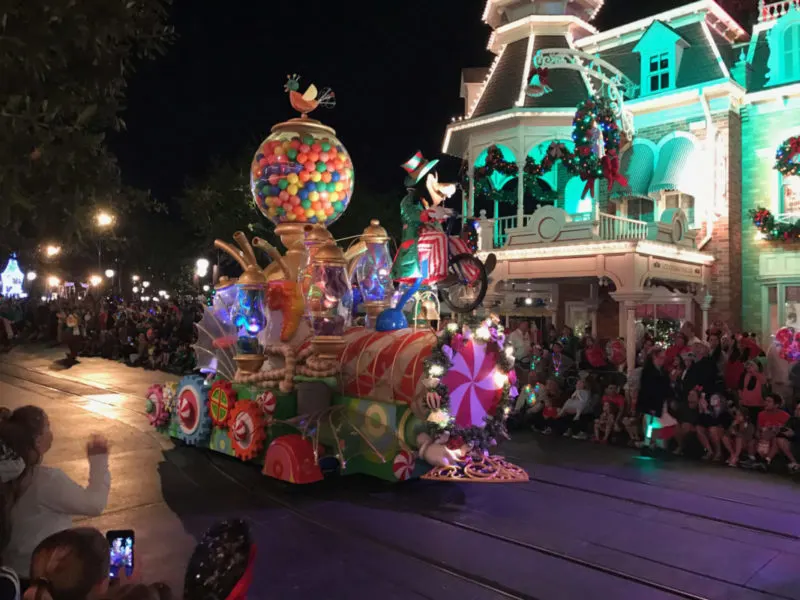 Why adults are flocking to Mickey's Very Merry Christmas Party || #DisneyHolidays #VeryMerry